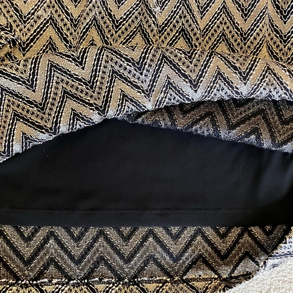 Chico’s Easywear Black/Taupe Chevron Tunic Size 2 - Picture 6 of 9